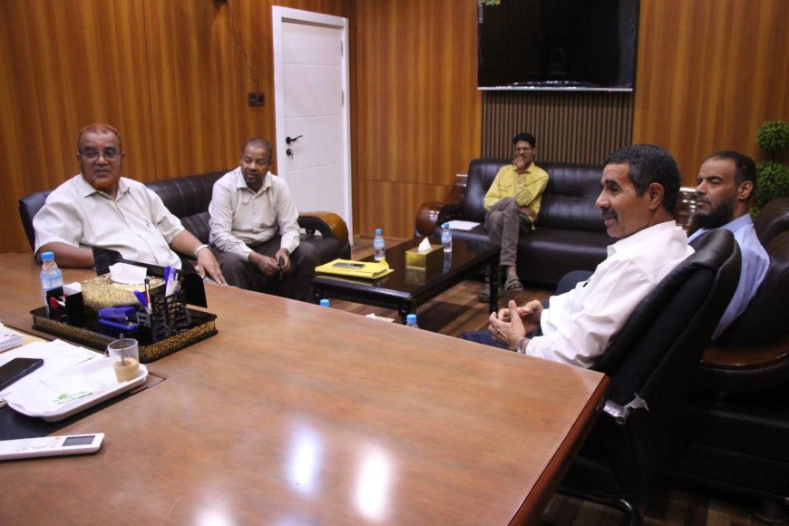 المدير باعباد يلتقي برئيس المطبعة السرية بوزارة التربية والتعليم لمناقشة تحضيرات كنترول حضرموت واستعداداته للاستحقاق الوطنى القادم 2026/2025   