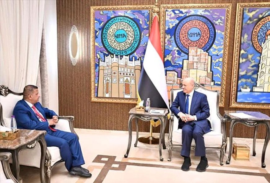 بعد اعتداء عدن.. الرئيس العليمي يرفض استخدام السلاح لإسكات الأقلام ويأمر بحماية المؤسسات الإعلامية