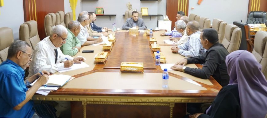 محافظ عدن يطّلع على نشاط الصندوق الاجتماعي للتنمية ويبحث المشاريع المستقبلية