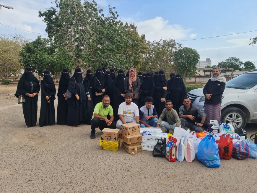لتعزيز قيم التكافل الاجتماعي.. طلاب كلية التربية عدن يزورون دار المسنين 