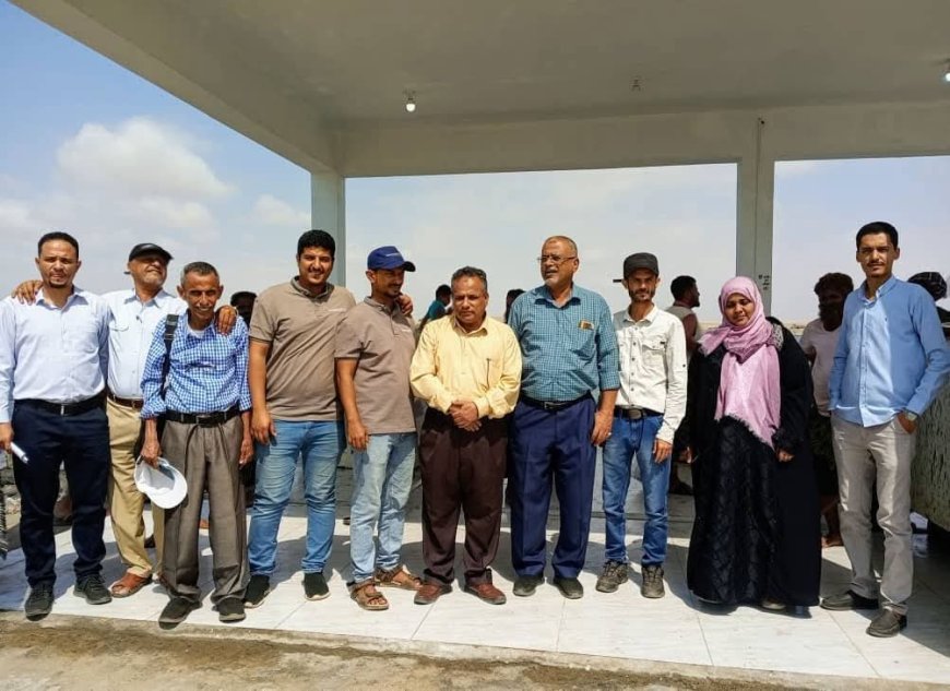 برعاية الوزير السقطري: رئيس هيئة مصائد خليج عدن يفتتح مركز الإنزال السمكي في منطقة قعوة بالبريقة