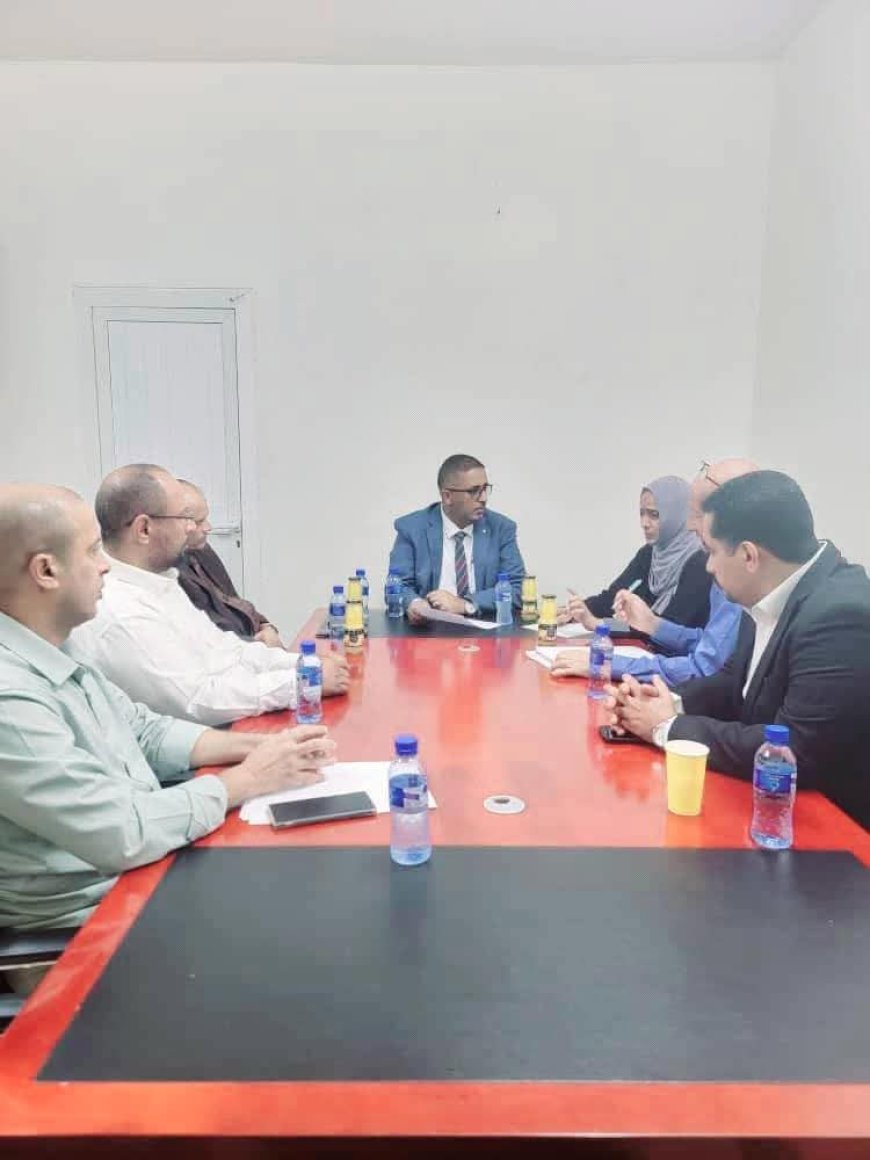 قيادة مؤسسة مطابع الكتاب المدرسي تبحث مع وزارة التخطيط مناقصة توريد ورق طباعي بتمويل كويتي 