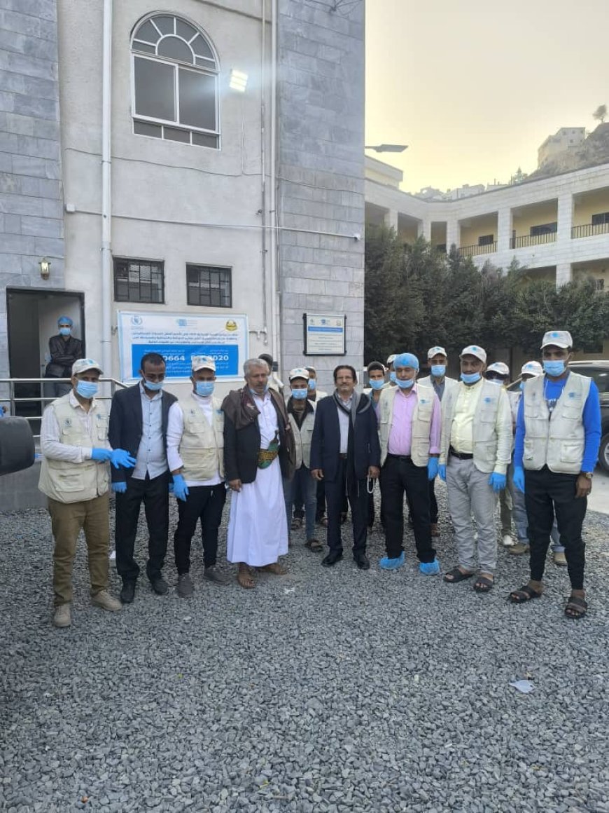 مدير التغذية المدرسية بوزارة التربية قحطان يتفقد المطابخ المدرسية الصحية بتعز