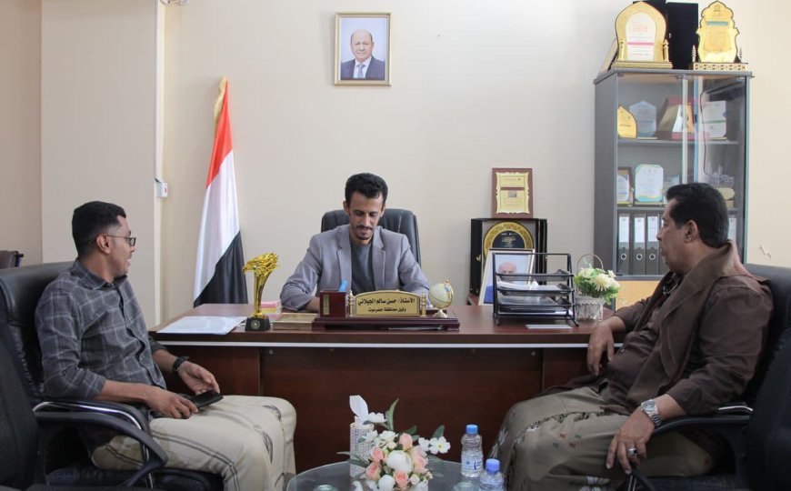 الوكيل الجيلاني يلتقي رئيس نادي دوعن ويشيد بدور النادي الرياضي والثقافي والاجتماعي