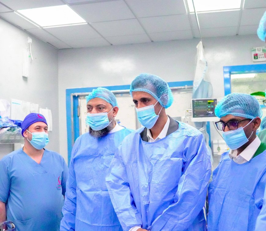 الوكيل الجيلاني يدشن المخيم الطبي لقسطرة وجراحة قلب الأطفال والبالغين بالمكلا