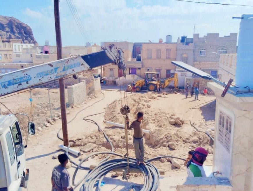 بتوجيهات محافظ حضرموت.. مؤسسة كهرباء ساحل حضرموت تواصل تحسين شبكة التيار الكهربائي بمدينة بروم