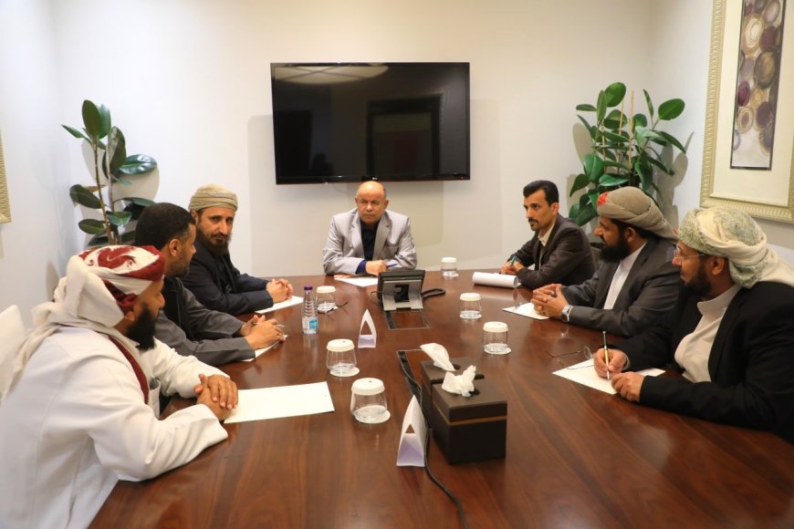 عضو مجلس القيادة الخنبشي يؤكد أهمية تكامل الجهود لمعالجة القضايا الوطنية