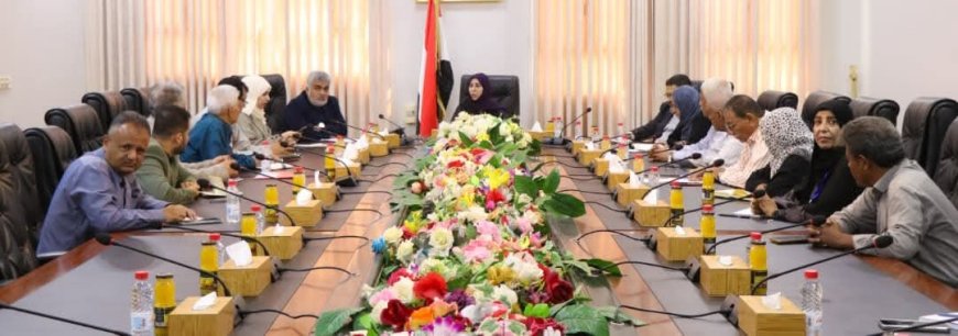 وزيرة التخطيط والتعاون الدولي تترأس اجتماعاً موسعاً ضم قيادات الوزارة