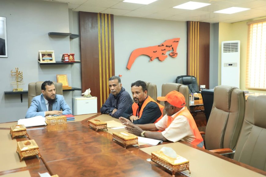 محافظ العاصمة عدن يبحث مع رئيس الاتحاد العام لنقابات عمال الجنوب إعداد مصفوفة شاملة للإشكاليات القائمة والحلول الممكنة