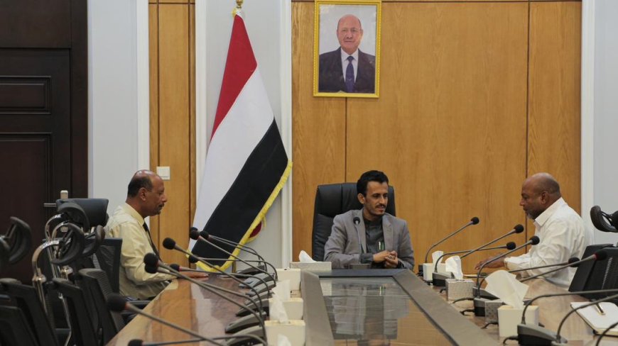 وكيل حضرموت الجيلاني يترأس اجتماعا لمتابعة التحضيرات لحملة شباب الكشافة الرمضانية لتنظيم خطوط السير