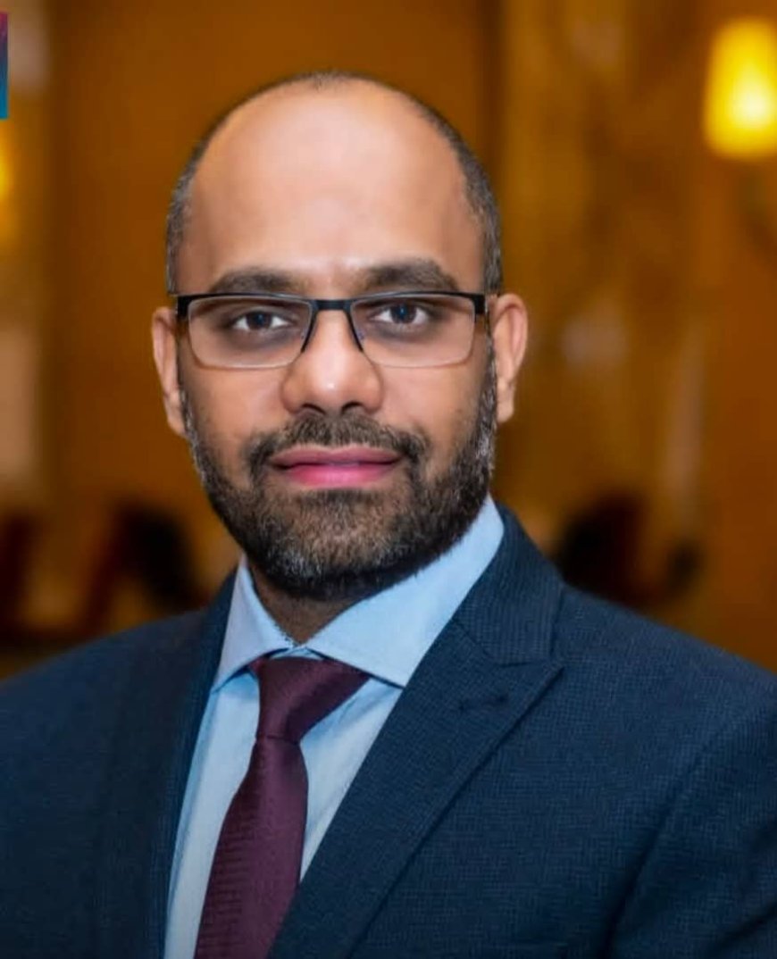 وزير الاتصالات يعقد أول لقاء تشاوريًا مع قيادة الوزارة ويؤكد على العمل بروح الفريق