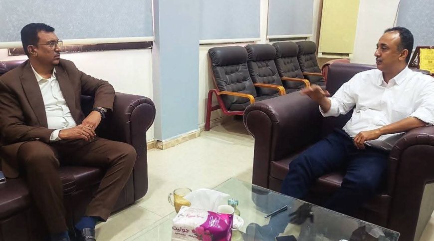 مدير عام صحة عدن يناقش مع مدير عام الخدمات الطبية بوزارة الصحة ترتيبات أفتتاح مستشفى الاورام بعدن