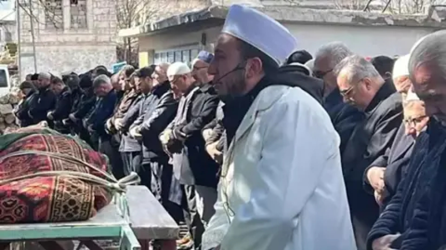 بالفيديو .. قصة الإمام الذي أنهار مغشياً عليه أثناء تأدية صلاة الجنازة.