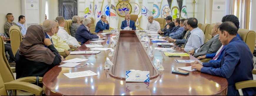 وزير النقل يترأس اجتماعاً موسعاً لقيادة الوزارة لمناقشة أولويات المرحلة وتعزيز أداء قطاعات النقل