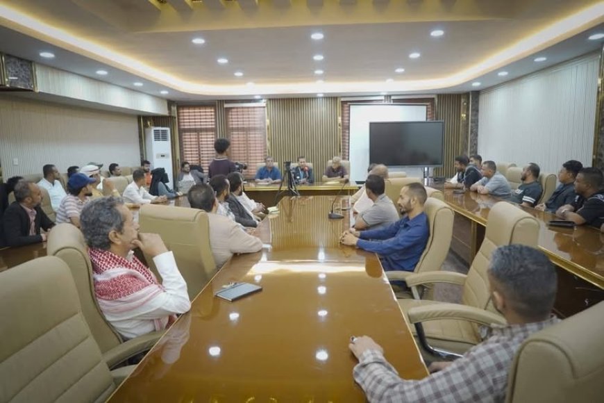 الناشط سامي العدني: لقاء محافظ عدن بالإعلاميين والنشطاء اتسم بالصراحة وطرحت برنامجًا لتعزيز الوعي المجتمعي