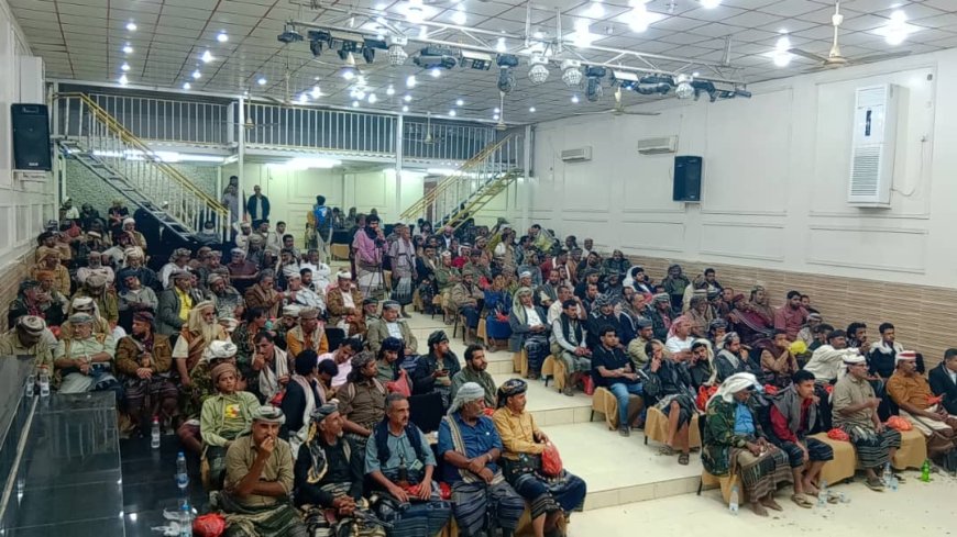 لقاء قبلي موسع بزنجبار يؤكد دعم هيبة الدولة ويطالب بمراجعة تغييرات قيادة الأمن الوطني في أبين