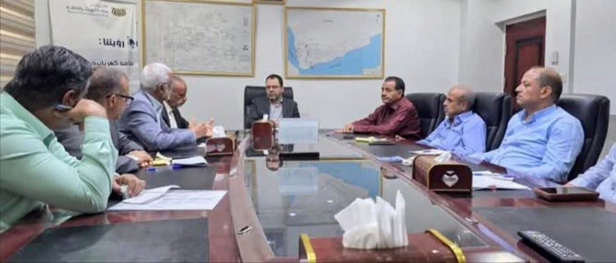 وزير الكهرباء يقر إعادة توزيع المهام وتوسعة المحطة الشمسية بعدن إلى 200 ميجاوات