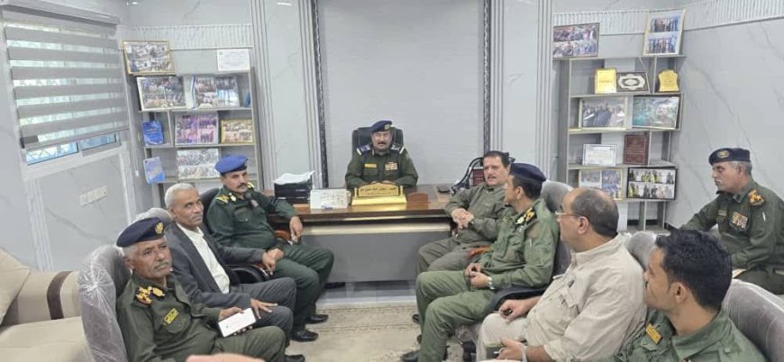 إجراء عملية الاستلام والتسليم بين القيادات الأمنية السلف والخلف بشرطة العاصمة المؤقتة عدن تنفيذاً لقرار وزير الداخلية 