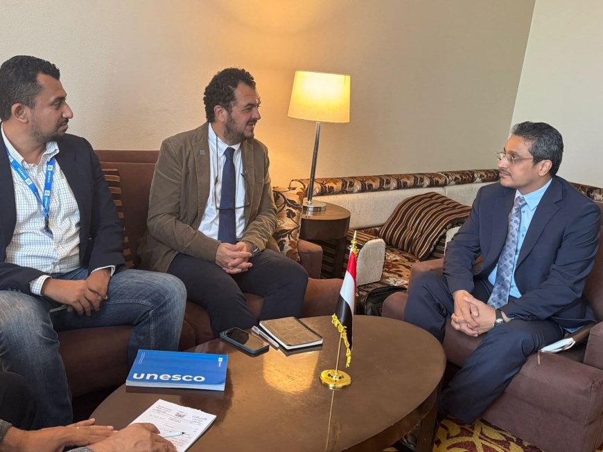 وزير الثقافة والسياحة يبحث مع مدير مشاريع (اليونسكو) تعزيز الشراكة لحماية التراث