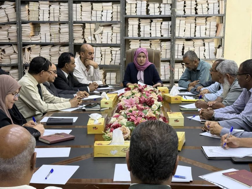 عدن: وزيرة الشؤون القانونية تترأس اجتماعًا لمناقشة آليات متابعة وتسريع إنجاز قضايا الدولة وحماية المال العام