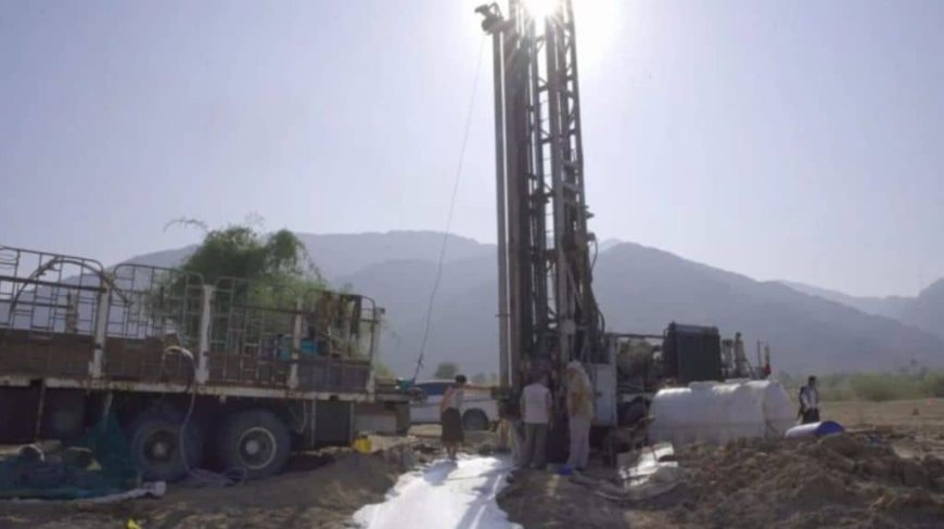 تعز.خلية الأعمال الإنسانيةتنجز بئراً ارتوازية في مقبنة وتوفر المياه لـ1500 مستفيد.