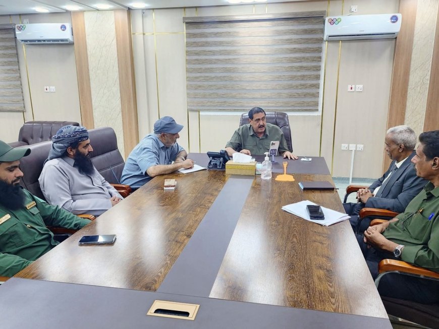 مدير أمن عدن يناقش مع القيادات المعينة حديثاً خطة تعزيز الأمن والاستقرار.