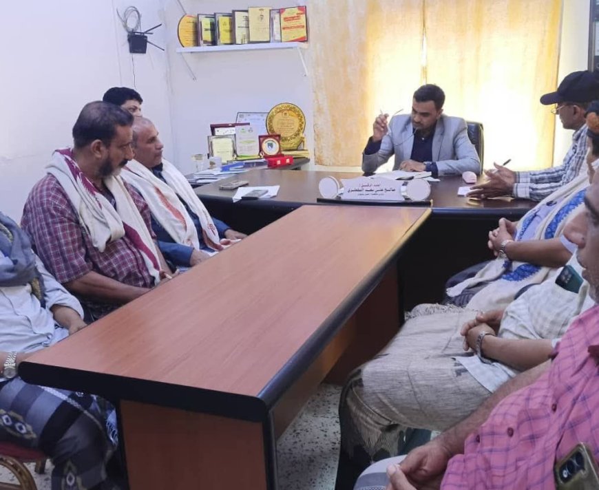 اجتماع في سقطرى يناقش آليات تثبيت استقرار الأسعار