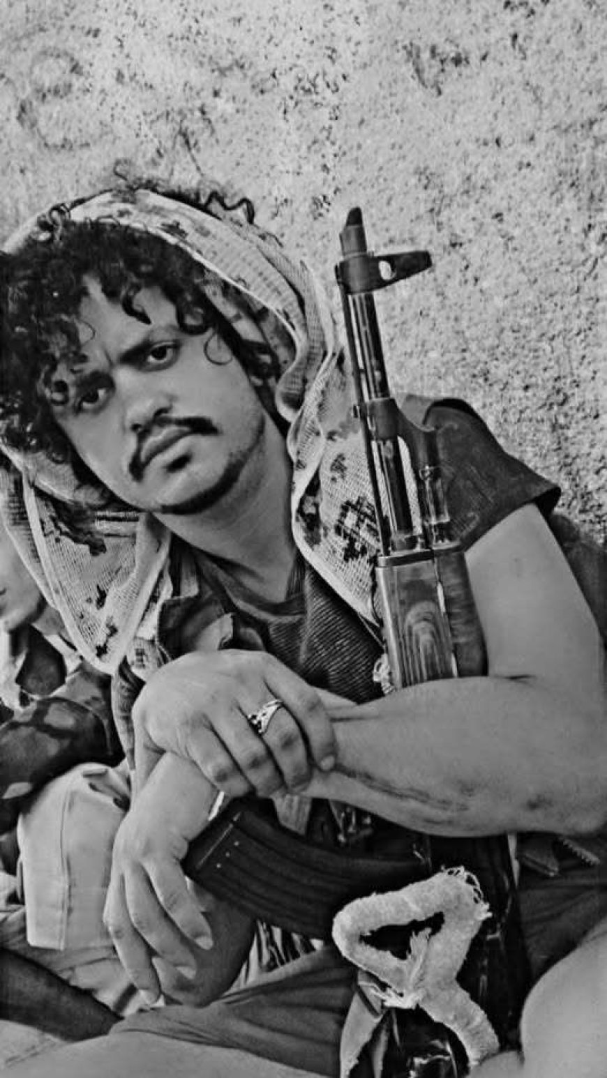 بعد ساعات من الجريمة.. القبض على (قاتل التاجر) وسط مدينة تعز