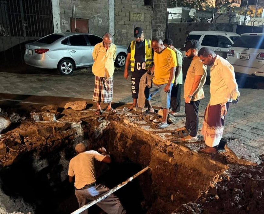 استبدال خط مياه رئيسي مغذٍ لأحياء القطيع وصيرة والمعاشيق بمديرية صيرة بعدن