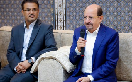 رئيس الوزراء يؤكد ان العلاقة بين الحكومة والاعلام شراكة أصيلة في معركة الوعي وبناء الدولة