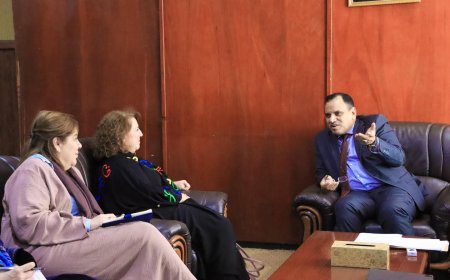 الوزير السقطري يبحث مع البرنامج الإنمائي مستوى تنفيذ التدخلات الزراعية والسمكية في بلادنا 