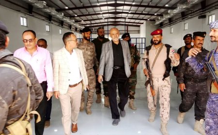 محافظ تعز يطّلع على سير العمل بمكتب الصحة ومستشفى الأمراض النفسية وأعمال تأهيل المخازن