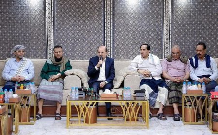 رئيس الوزراء يشدد على المسؤولية التشاركية لإعادة الاعتبار لمدينة عدن