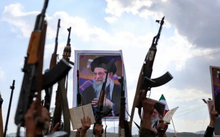 تقرير: 3 مسارات محتملة لمستقبل جماعة الحوثي.. ما بعد خامنئي