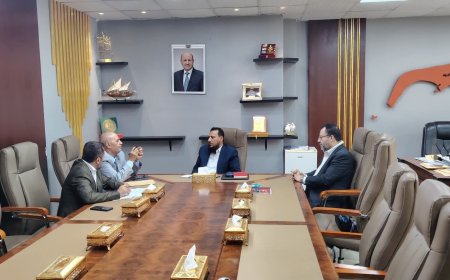 وزير الدولة محافظ العاصمة عدن يبحث مع وزيري الكهرباء والمياه استقرار الخدمات والاستعدادات للصيف