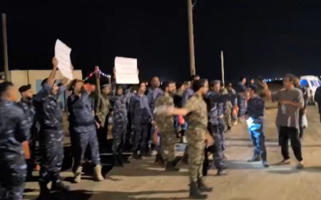 عاجل بالفيديو.. احتجاجات أمام مقر التحالف لجنود (أمن عدن) من خريجي دورة بلحاف 