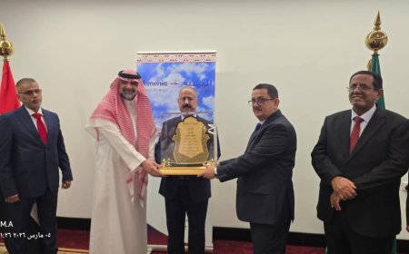 «اليمنية» تكرم وزير النقل محسن العمري تقديراً لدوره القيادي السابق في إدارة الناقل الوطني