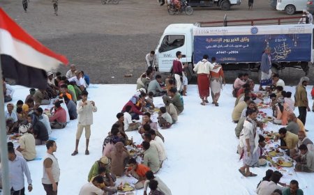 تعز..بدعم الخلية الإنسانية.. إفطار جماعي لأبناء عزلة المشالحة بالمخا يعزز التلاحم المجتمعي