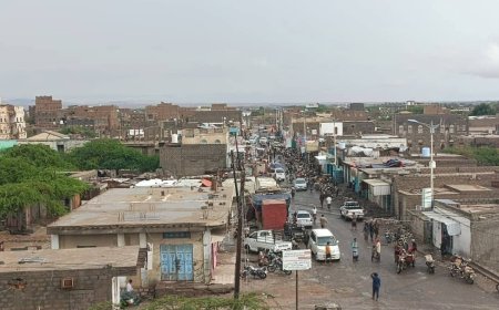 مناشدة شعبية لتأهيل ملعب أحور وإنارة الشارع العام في مديرية أحور بأبين