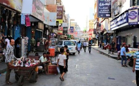 تعز.. مع اقتراب العيد انخفاض الصرف وارتفاع الأسعار يثير استياءً واسعاً لدى المواطنين