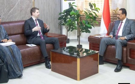 وزير الأشغال يبحث مع مكتب المبعوث الأممي دعم مشاريع الطرق والبنية التحتية في المحافظات المحررة