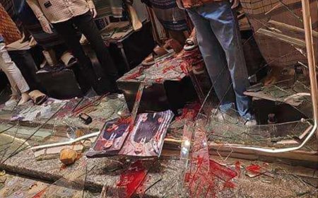 فاجعة في مديرية المنصورة ..  طفل يصطدم بزجاج محل و يصيب عامل .. تفاصيل