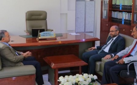 وزير الاتصالات يناقش مع رئيس جامعة عدن تنسيق الجهود لتنظيم مؤتمر التحول الرقمي