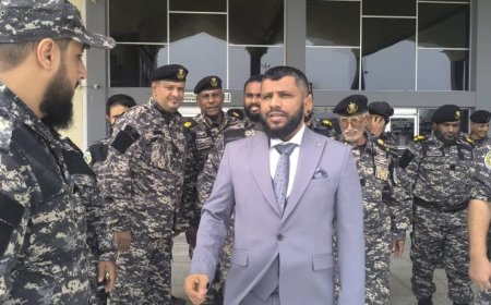 وصول القائد العام لقوات حرس المنشآت إلى عدن قادما من السعودية