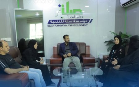 المدير التنفيذي لمؤسسة صلة للتنمية يبحث تعزيز الشراكة والتنسيق الصحي بمحور المكلا