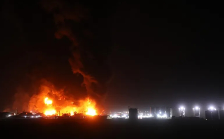 بالفيديو.. حريق هائل في مطار الكويت إثر هجوم إيراني والكويت تؤكد إسقاط (5) مسيرات