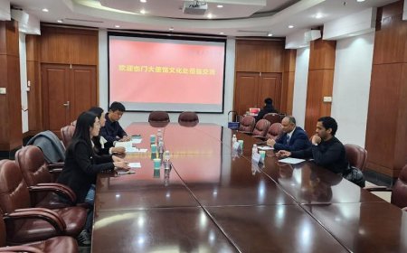 المستشار الأحمدي يبحث تعزيز التعاون الأكاديمي والبحثي مع جامعتي "داليان" للتكنولوجيا والاتصالات.