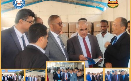 وزير التربية والتعليم (العبادي) يقوم بزيارة تفقدية لمطابع الكتاب المدرسي في فرع المنصورة بعدن