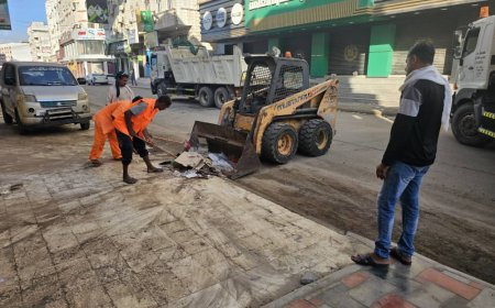 استمرار حملة صندوق النظافة في الشيخ عثمان  لرفع مخلفات الأمطار لليوم الثاني على التوالي