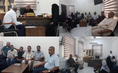 وسط أجواء مفعمة بالود والتفاؤل.. مكتب التعليم الفني بعدن يستقبل مديره العام عقب عودته من رحلة العمرة وإجازة العيد